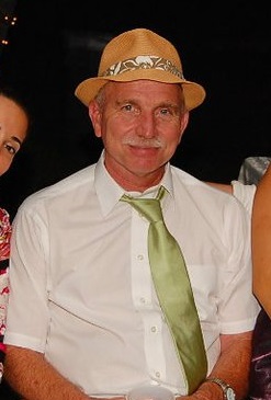 58147_1584758455057_4483357_n1